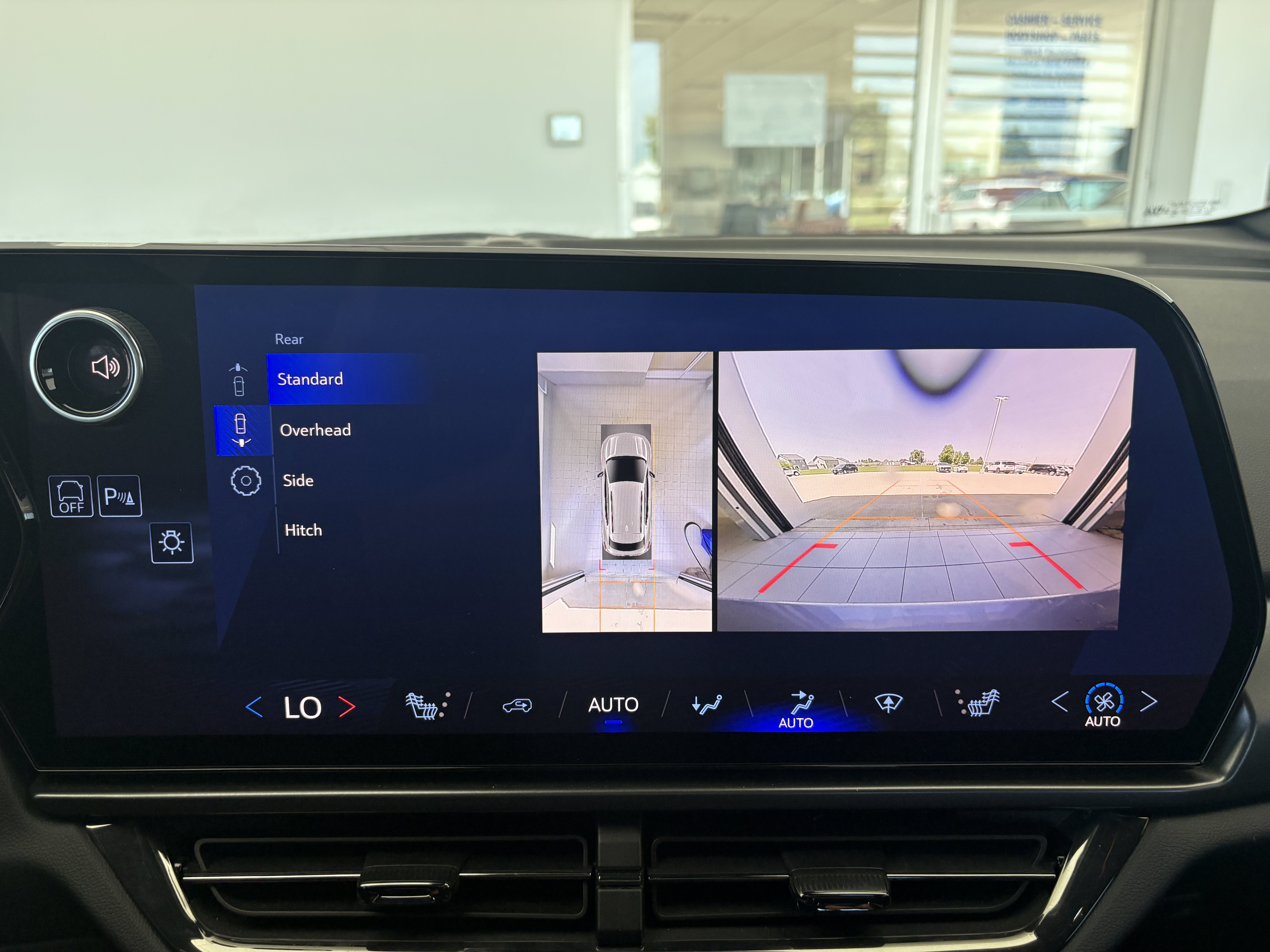 Used 2025 Chevrolet Equinox EV RS FWD image 18