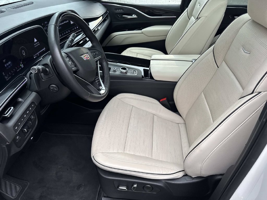 Used 2022 Cadillac Escalade Sport w/ Touring Package AWD/4WD image 23
