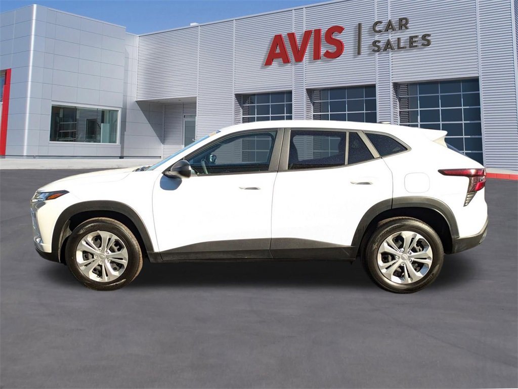 Used 2025 Chevrolet Trax LS image 9