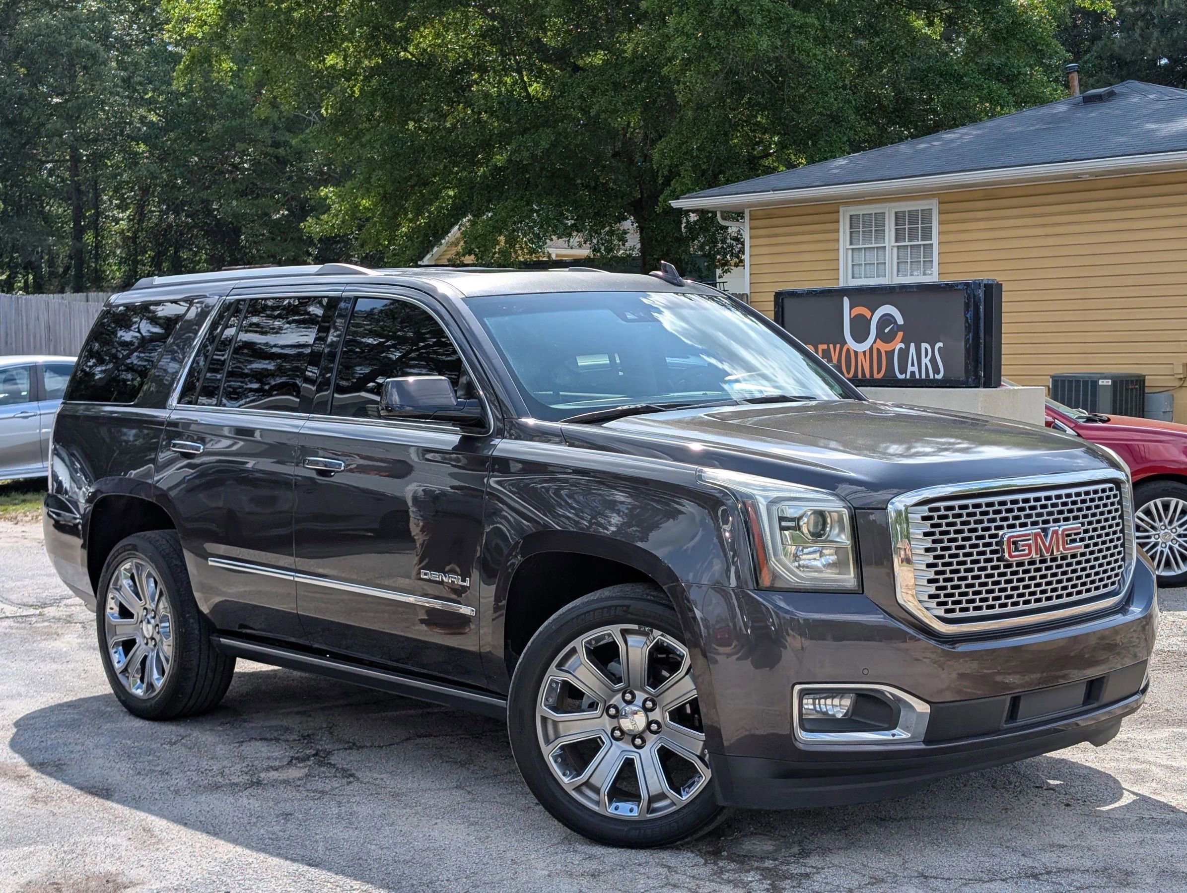 Used 2015 GMC Yukon Denali w/ Premium Package RWD image 1