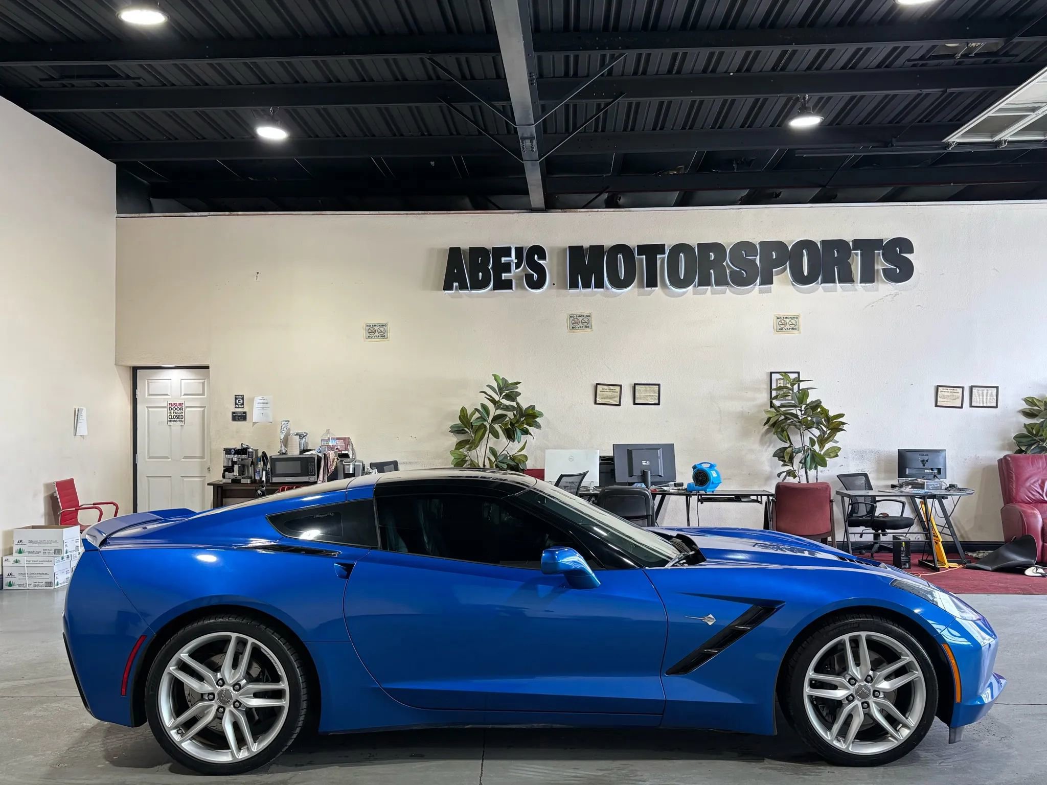 Used 2014 Chevrolet Corvette Stingray Coupe w/ 2LT Preferred Equipment Group image 5
