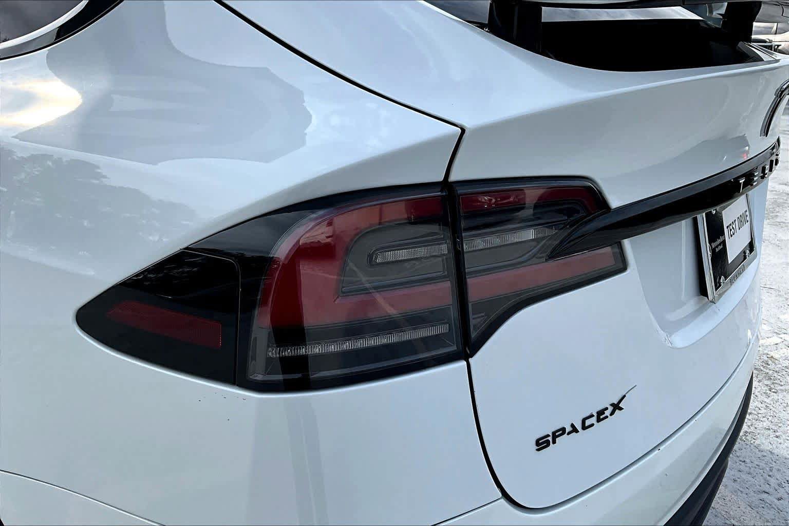 Used 2022 Tesla Model X Plaid image 27