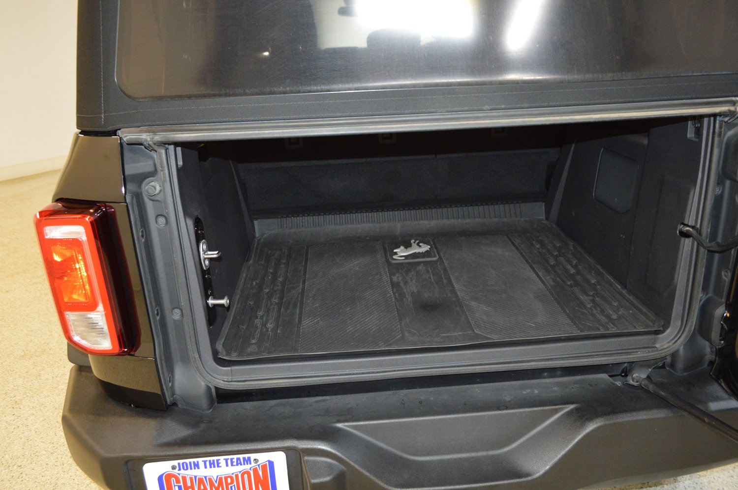 Used 2023 Ford Bronco 4-Door AWD/4WD image 13