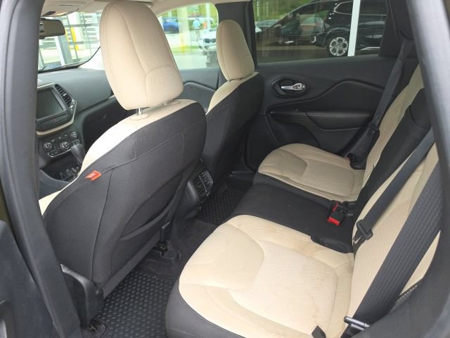 Used 2016 Jeep Cherokee 75th Anniversary FWD image 4