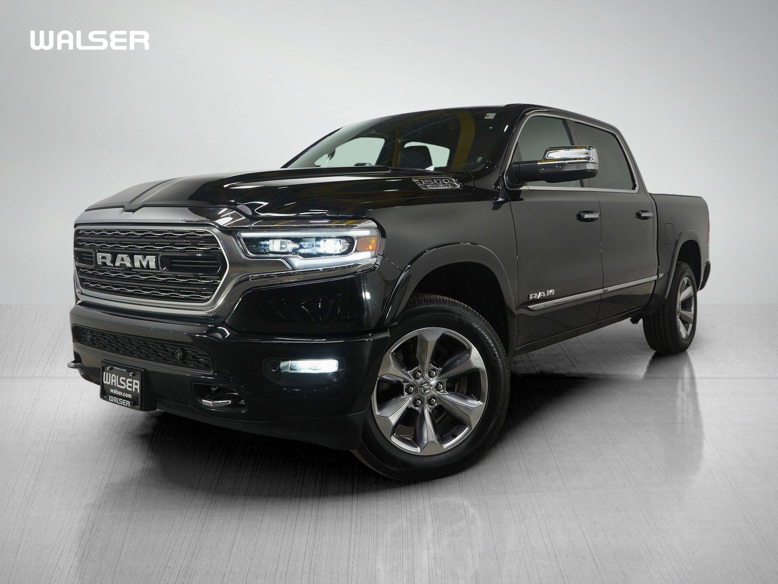 Used 2019 RAM 1500 Limited image 1