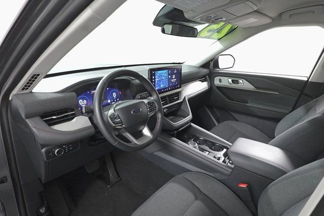 Certified 2025 Ford Explorer Active image 13