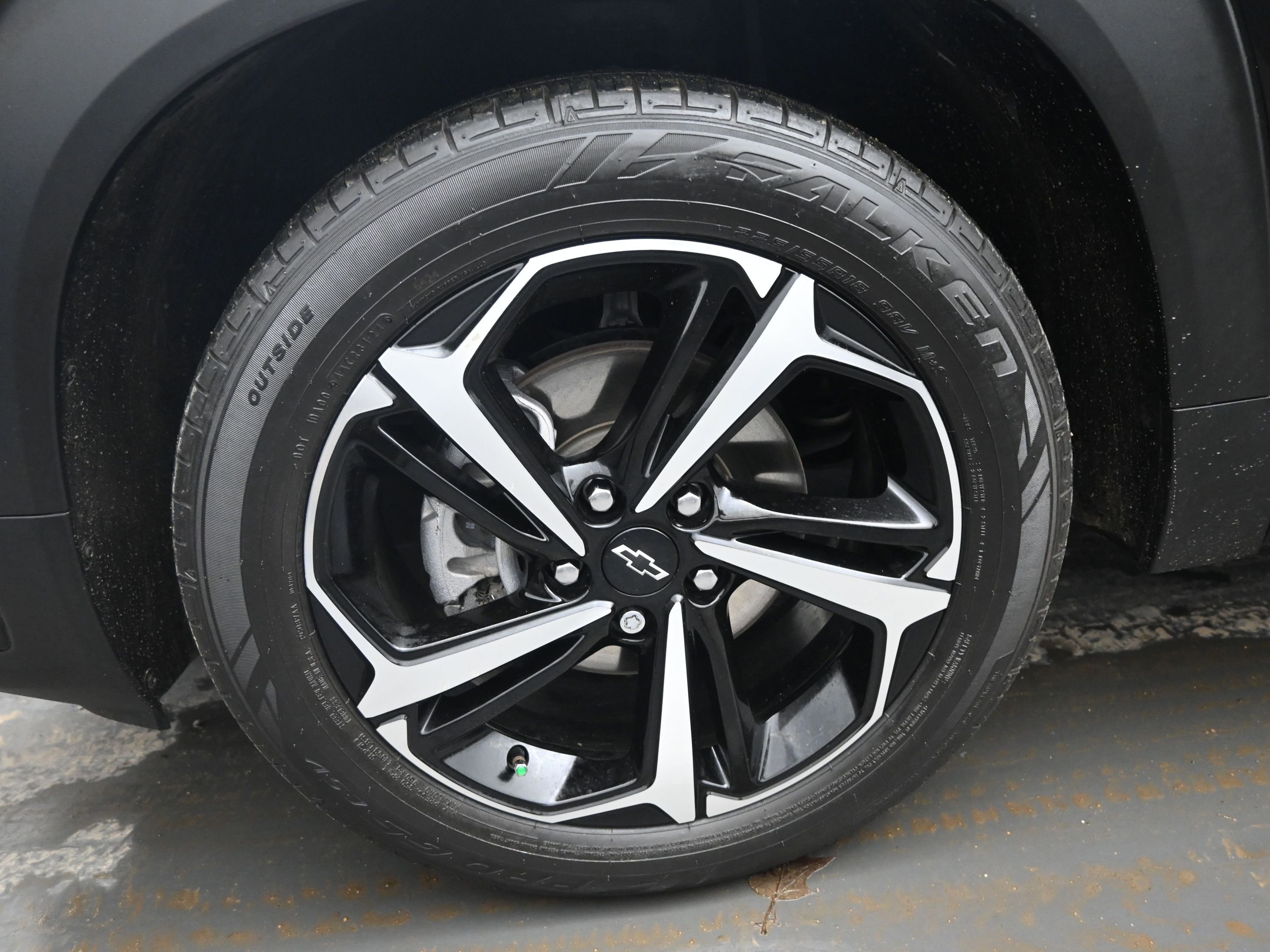 Used 2022 Chevrolet TrailBlazer RS w/ Sun and Liftgate Package image 9