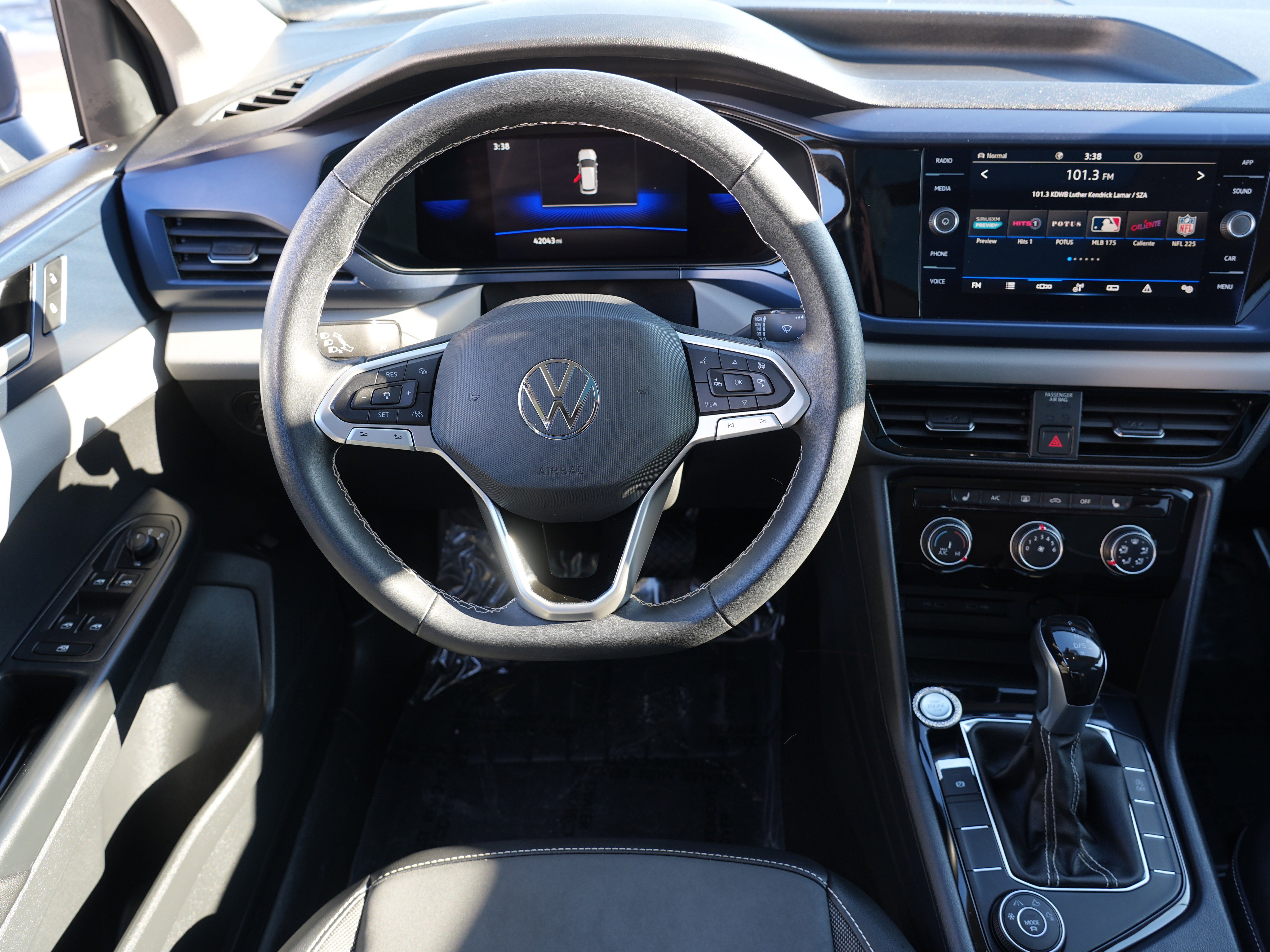 Used 2023 Volkswagen Taos SE image 22