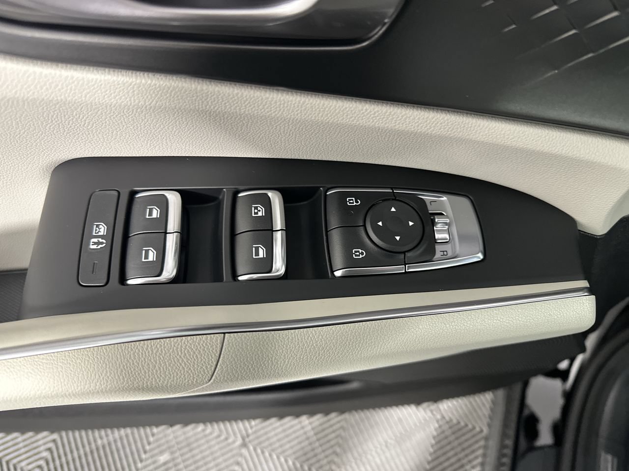 New 2026 Kia Sorento EX FWD image 3