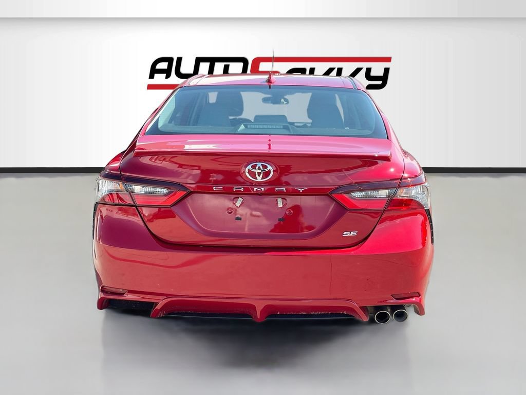 Used 2022 Toyota Camry SE FWD image 6