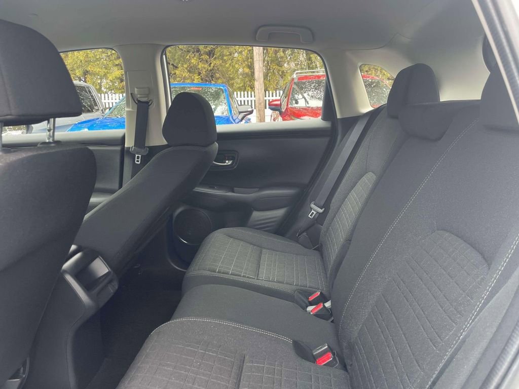 Certified 2025 Honda HR-V LX image 10