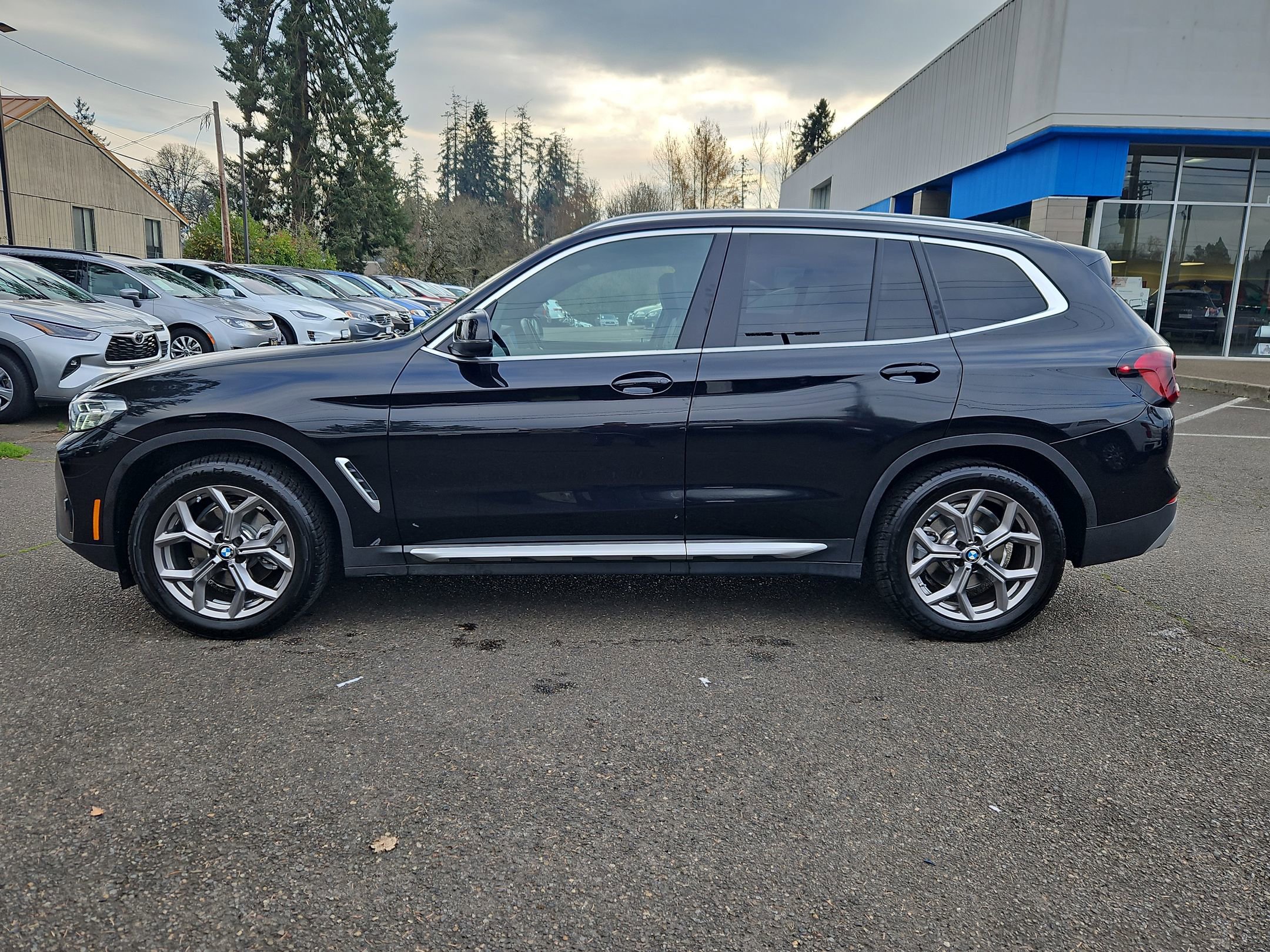 Used 2024 BMW X3 xDrive30i w/ Convenience Package image 2
