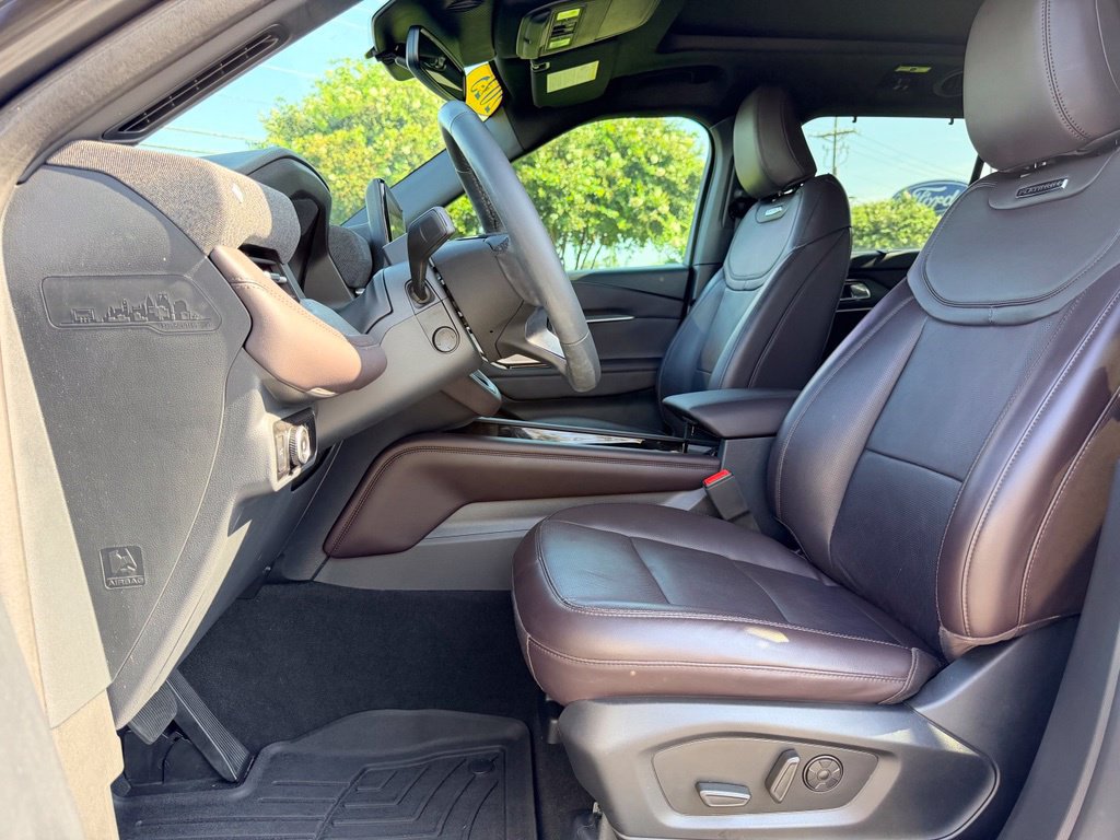Certified 2025 Ford Explorer Platinum RWD image 22