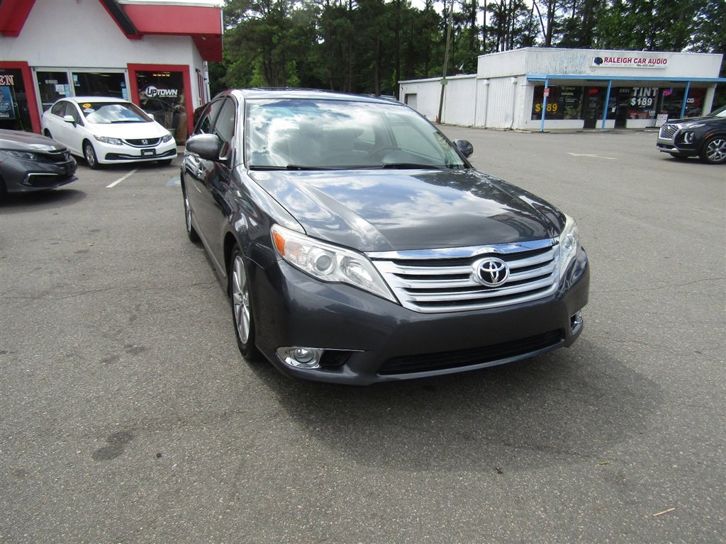 Used 2011 Toyota Avalon Limited FWD image 10