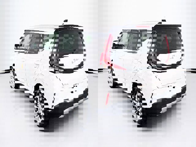 Certified 2023 Kia Soul LX image 7