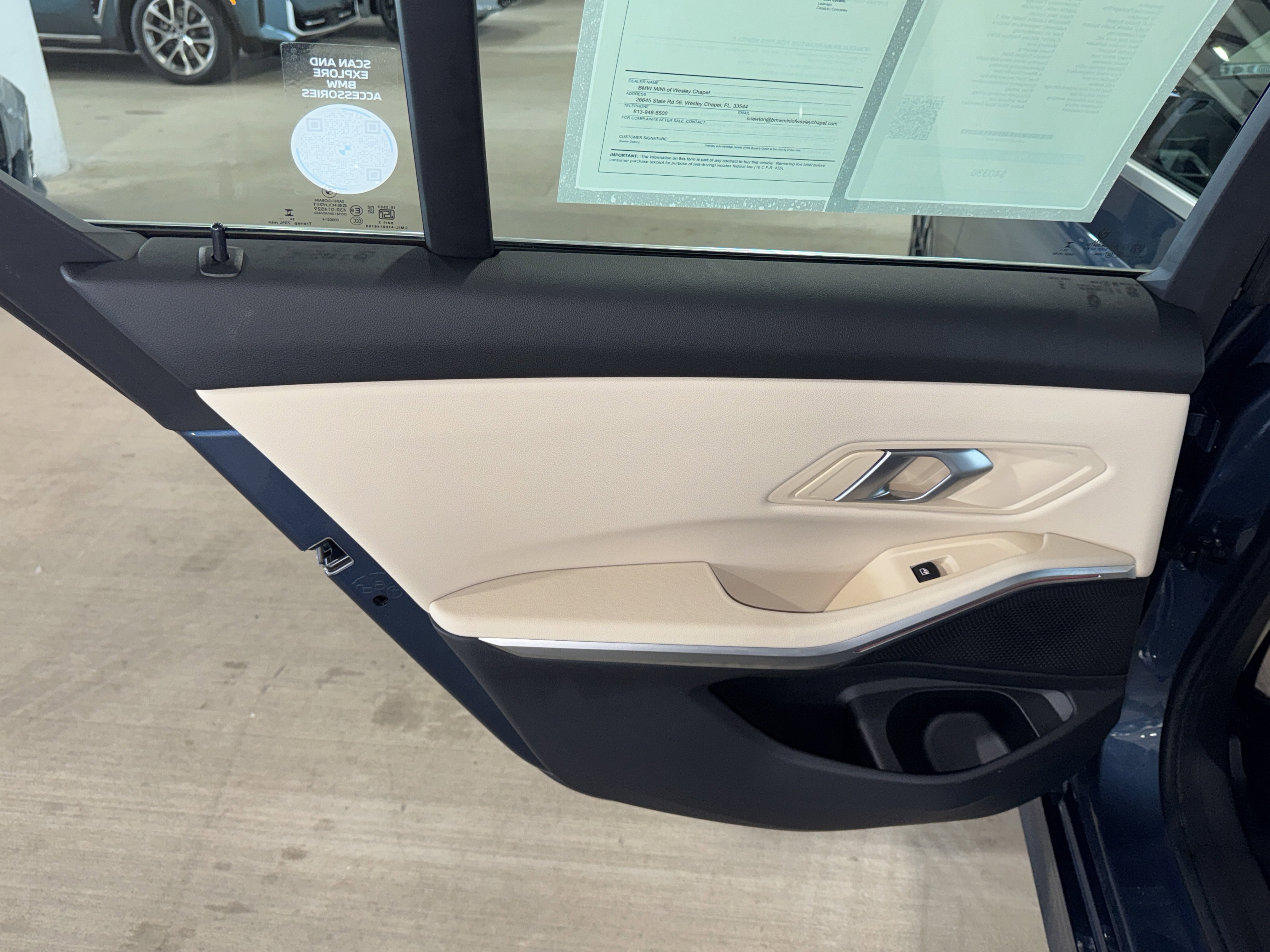 Used 2025 BMW 330i Sedan w/ Convenience Package RWD image 13