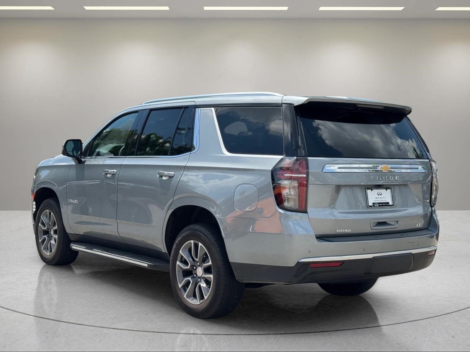 Used 2024 Chevrolet Tahoe LT w/ LT Signature Plus Package AWD/4WD image 3