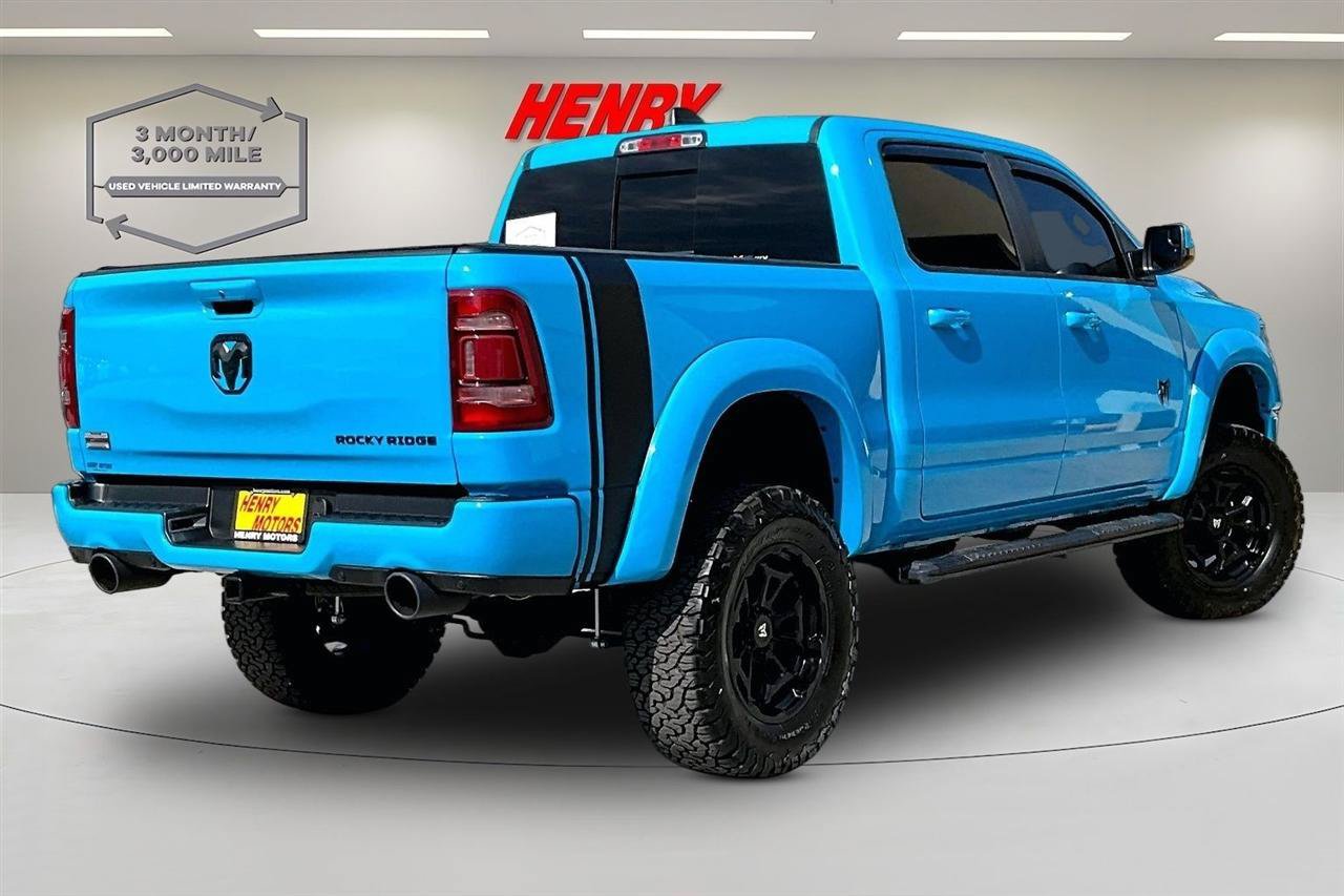 Used 2024 RAM 1500 Laramie AWD/4WD image 6