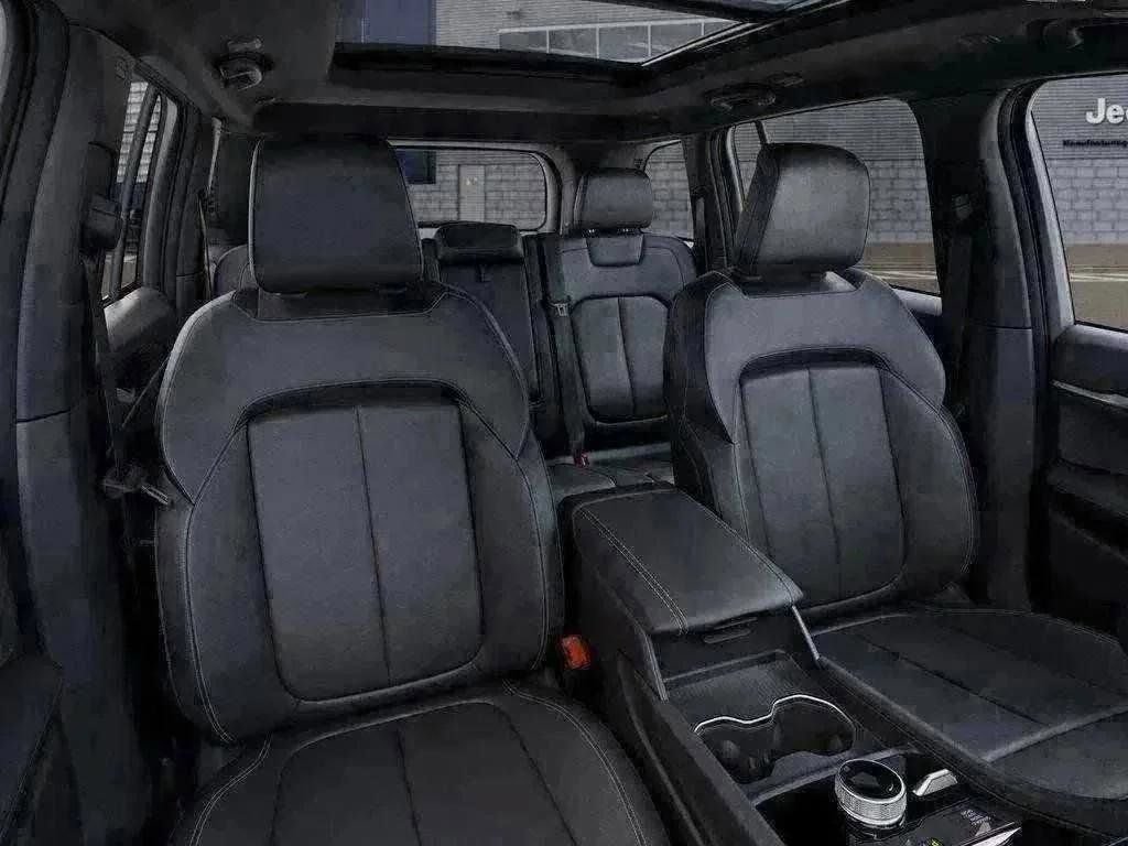 Certified 2026 Jeep Grand Cherokee Limited w/ Limited Altitude Package AWD/4WD image 87