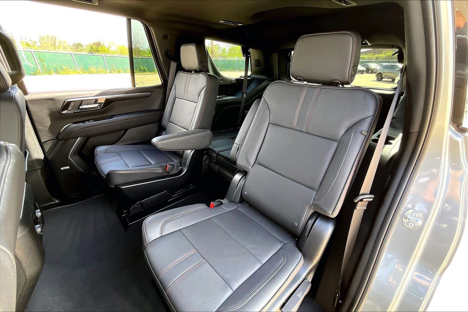 Used 2025 Chevrolet Tahoe RST w/ Comfort Package AWD/4WD image 40