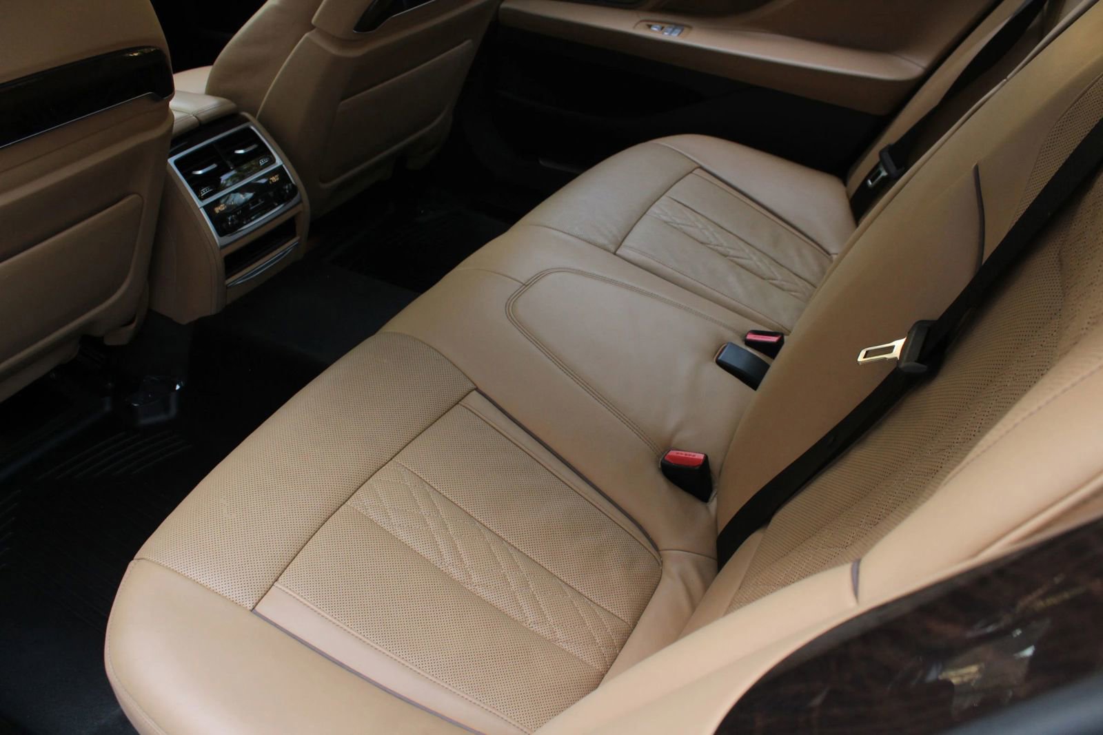 Used 2017 BMW 750i xDrive AWD/4WD image 20