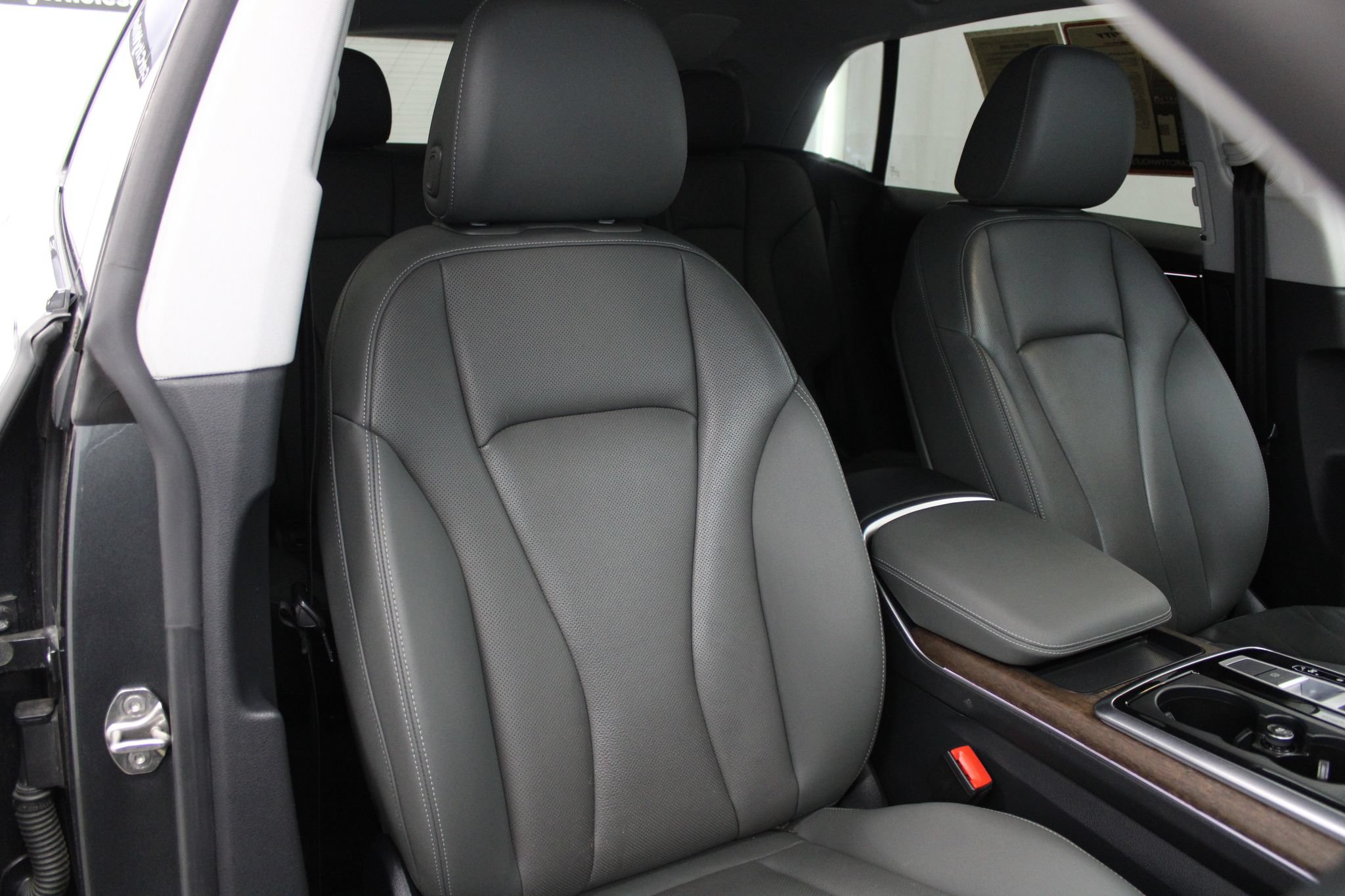 Used 2020 Audi Q8 Premium Plus AWD/4WD image 34