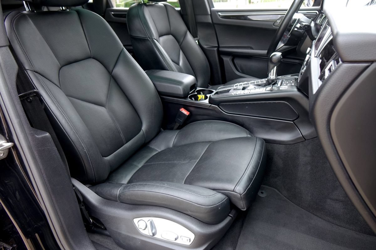 Used 2019 Porsche Macan AWD/4WD image 8