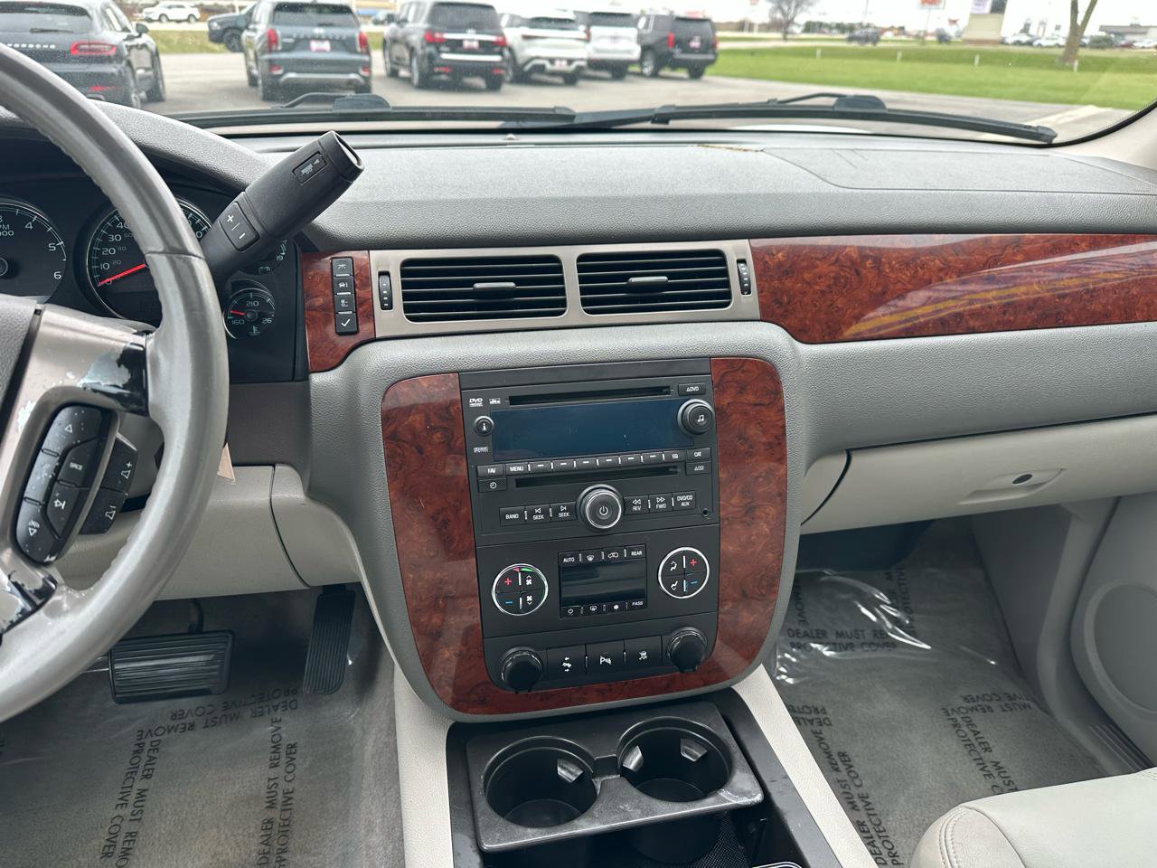 Used 2010 Chevrolet Tahoe LT AWD/4WD image 14
