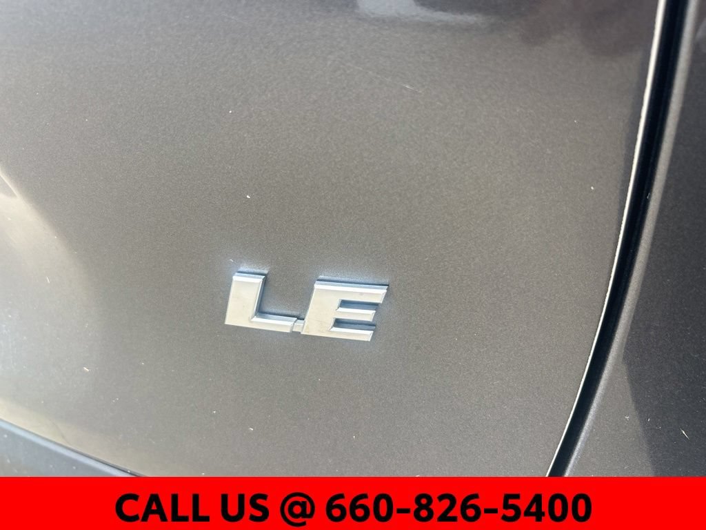 Used 2020 Toyota RAV4 LE FWD image 12