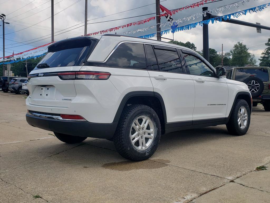 Certified 2023 Jeep Grand Cherokee Laredo w/ Luxury Tech Group I AWD/4WD image 3
