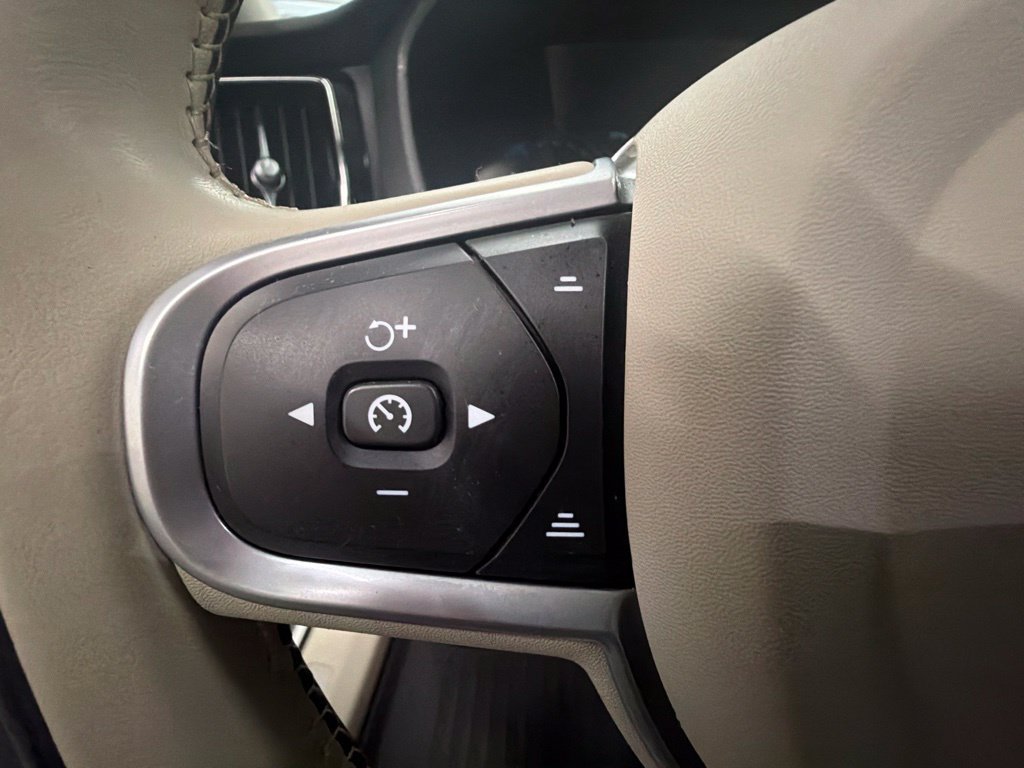 Used 2021 Volvo XC60 T8 Inscription Expression w/ Protection Package Premier AWD/4WD image 20