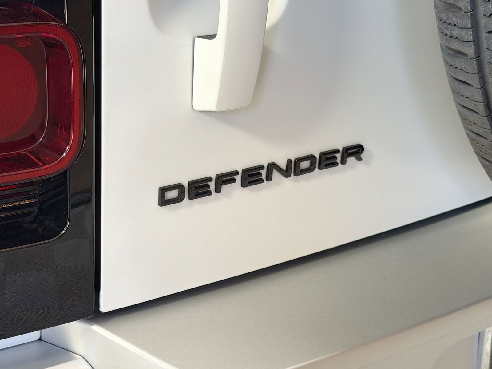 Certified 2025 Land Rover Defender 110 S AWD/4WD image 32
