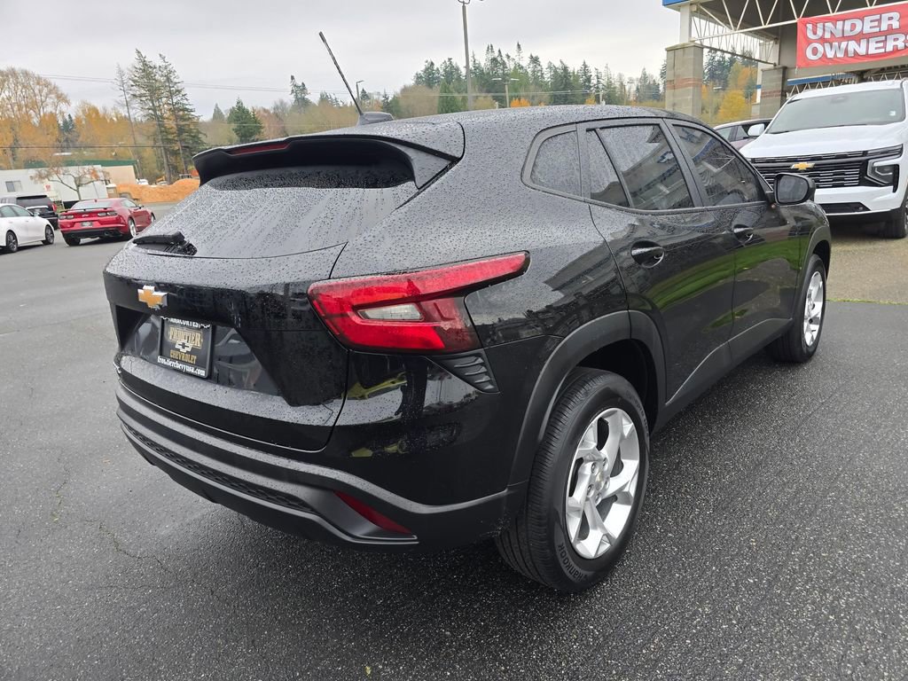 Certified 2024 Chevrolet Trax LS w/ LS Convenience Package image 3