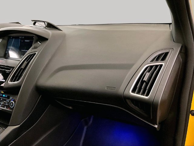 Used 2018 Ford Focus ST w/ Equipment Group 402A FWD image 15