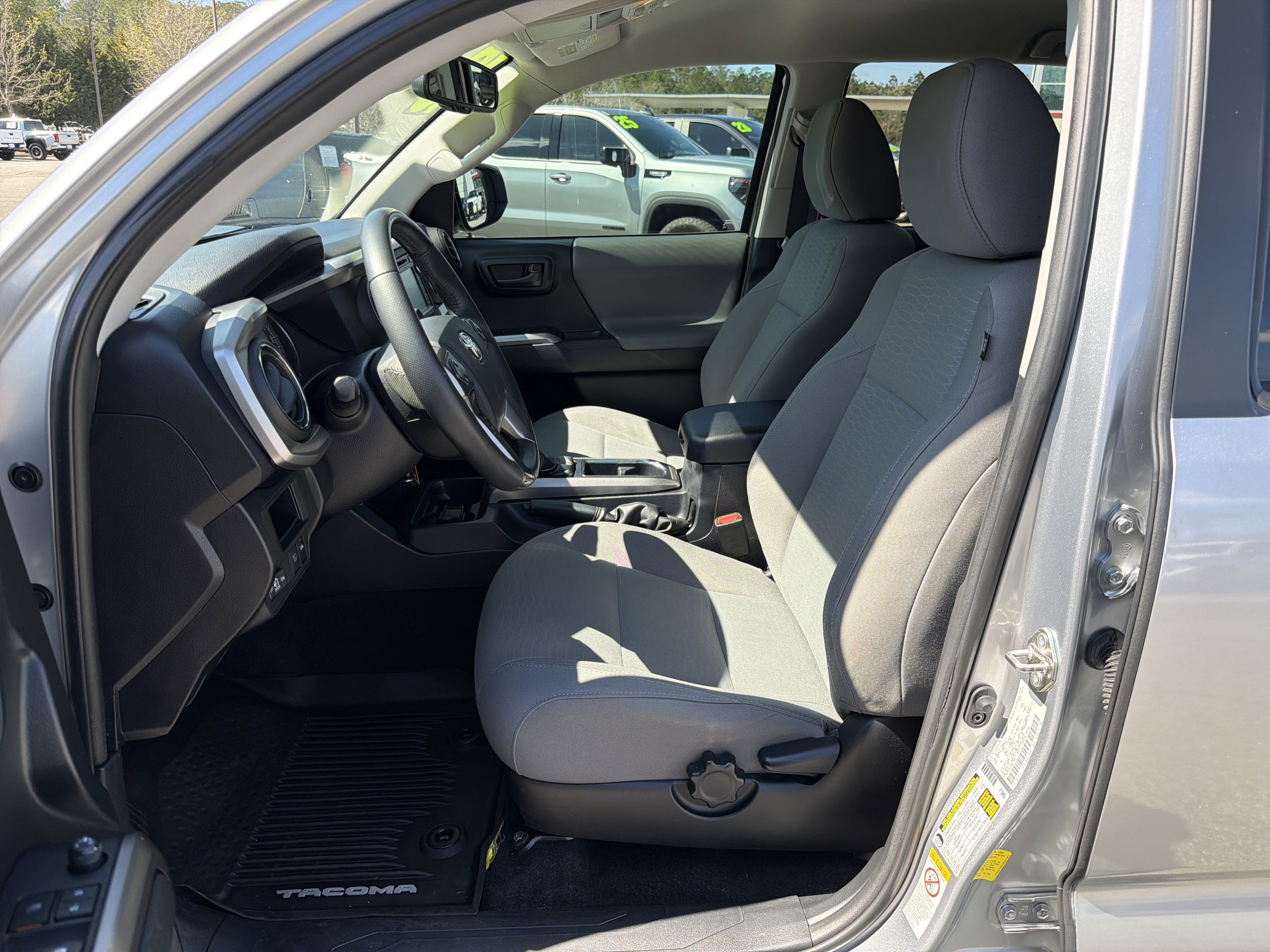 Used 2019 Toyota Tacoma SR5 image 19