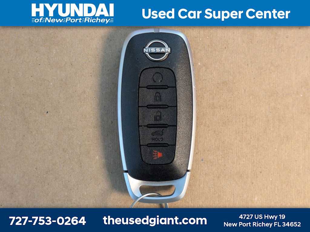Used 2025 Nissan Rogue SL image 41
