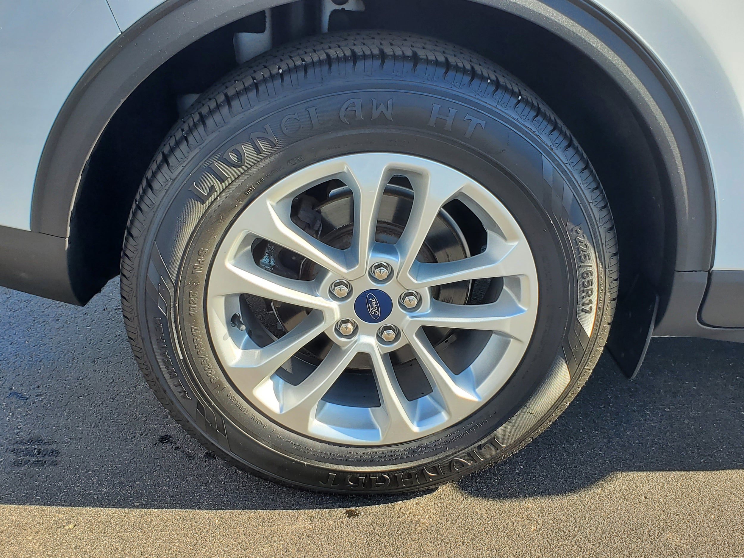 Used 2020 Ford Escape SE FWD image 27