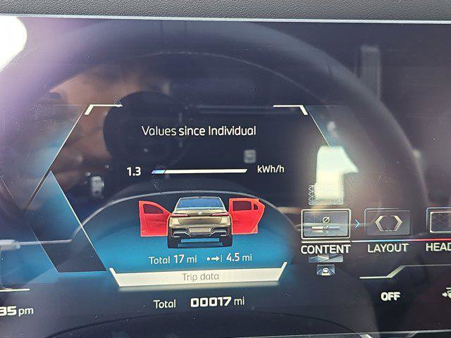 New 2025 BMW i7 M70 image 20