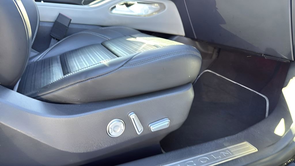 Used 2024 Lincoln Nautilus Reserve image 25