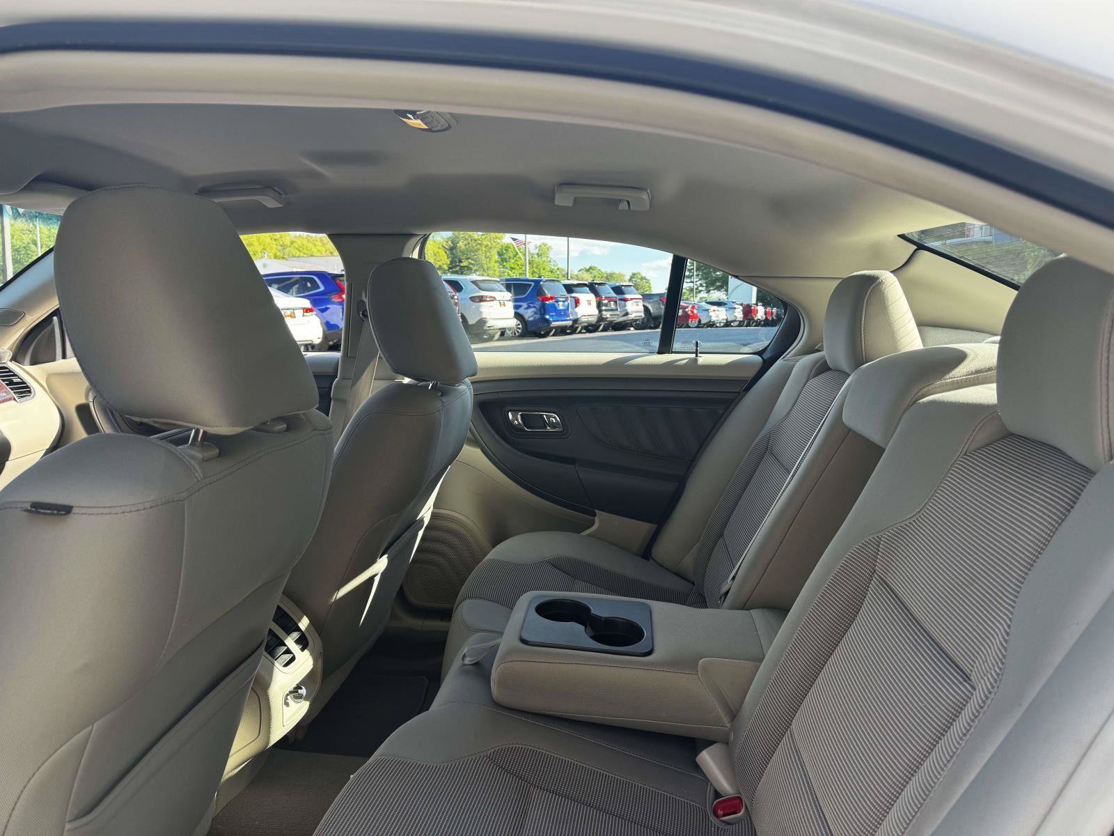 Used 2010 Ford Taurus SEL FWD image 12