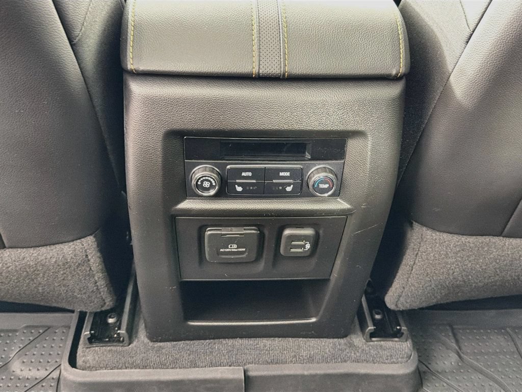 Used 2021 Chevrolet Traverse Premier w/ Redline Edition AWD/4WD image 26