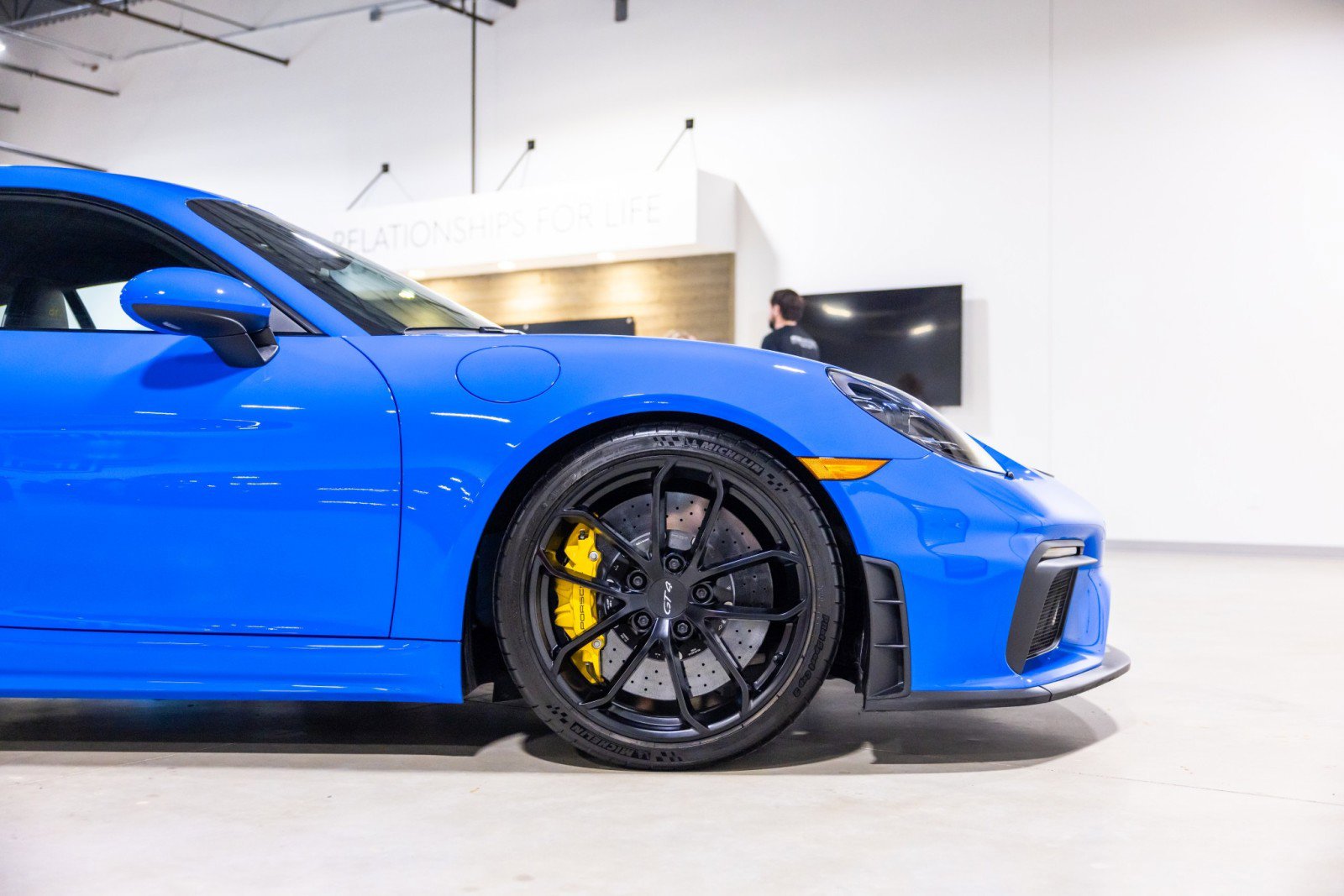 Used 2022 Porsche 718 Cayman GT4 RWD image 23