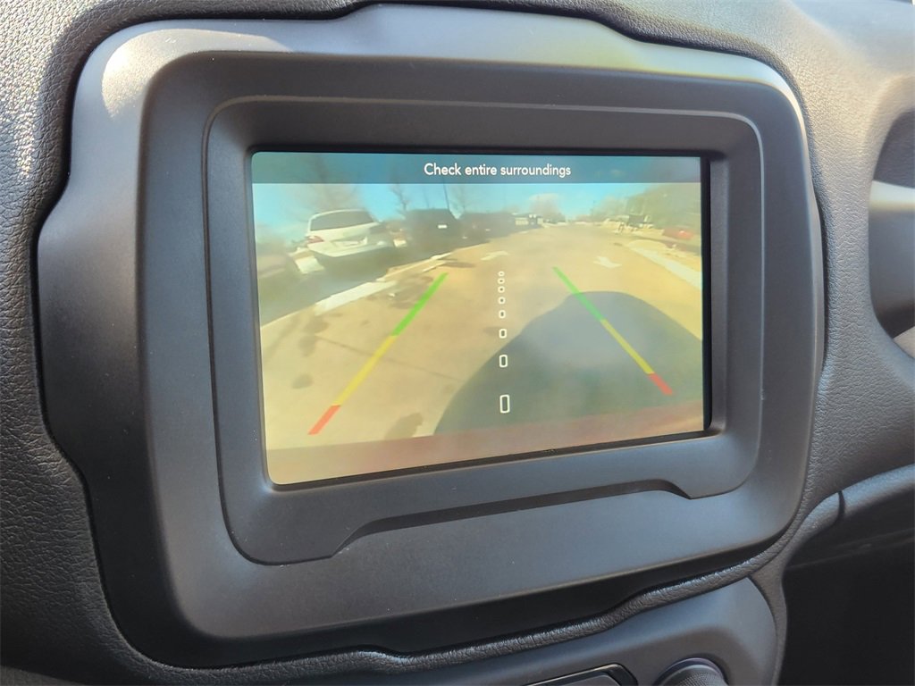 Used 2020 Jeep Renegade Latitude w/ Cold Weather Group image 23