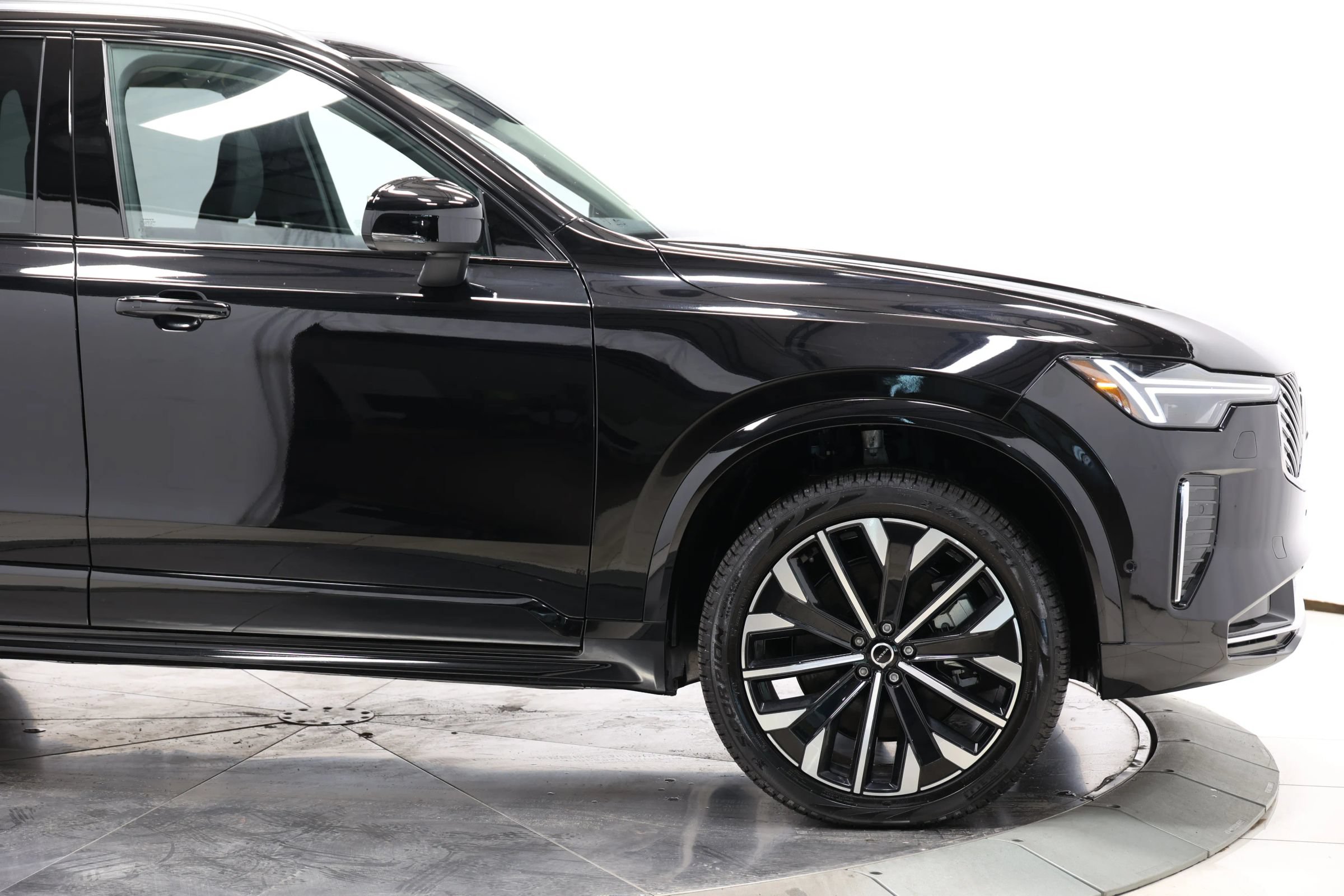 Used 2025 Volvo XC90 T8 Plus w/ Protection Package Premier AWD/4WD image 76