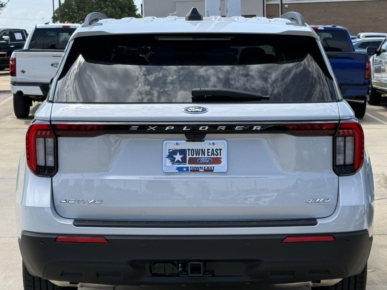 New 2026 Ford Explorer Active AWD/4WD image 6
