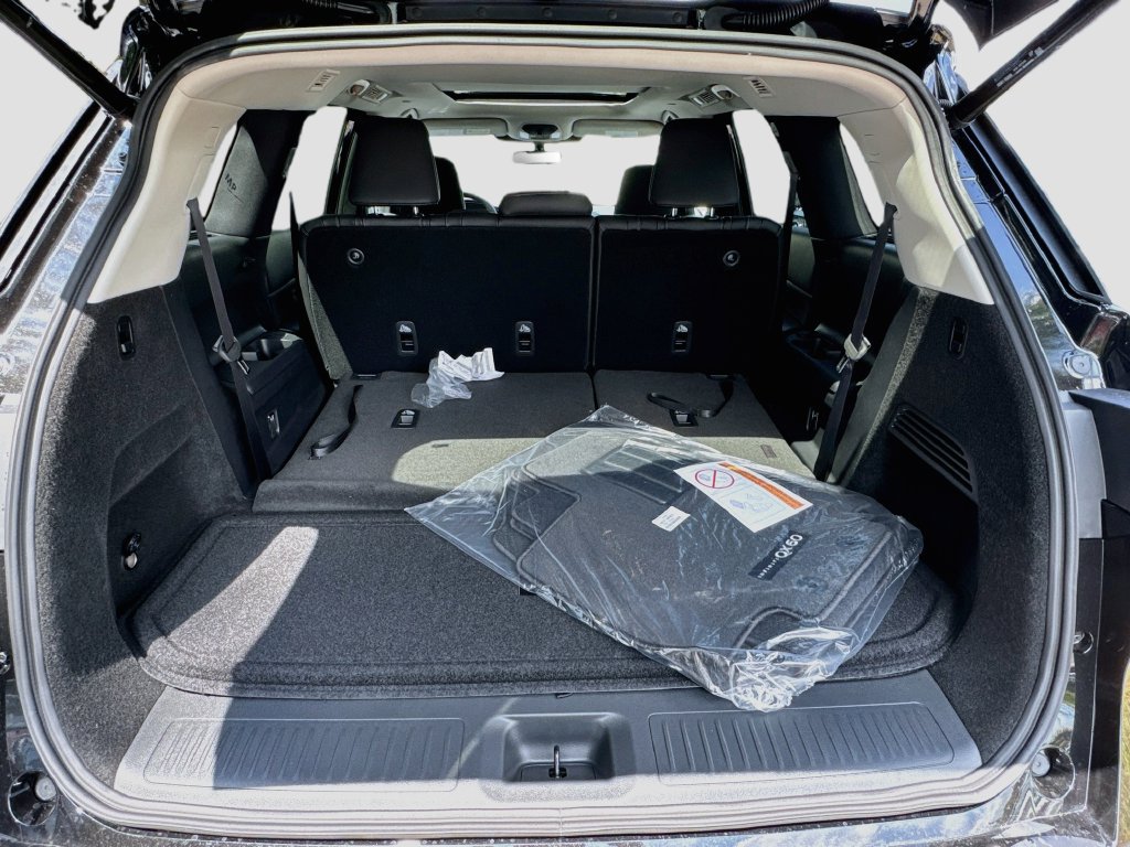 New 2027 INFINITI QX60 Luxe w/ Cargo Package FWD image 28