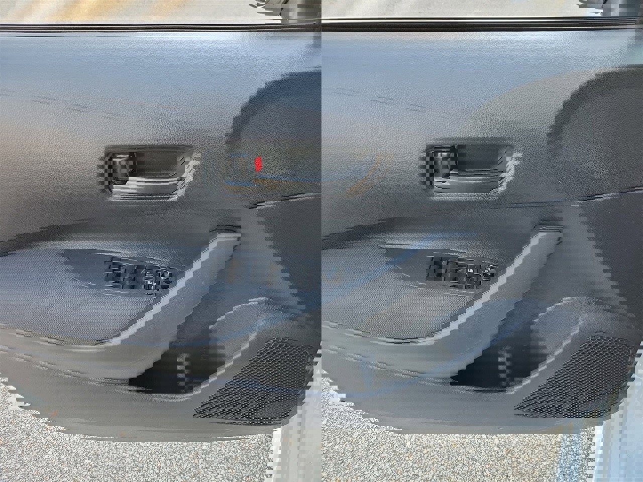 Used 2025 Toyota Corolla LE image 13