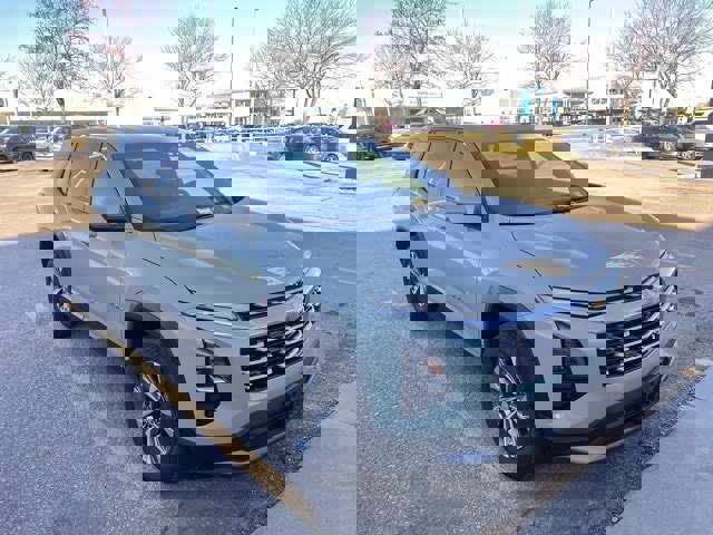 Used 2025 Chevrolet Equinox LT