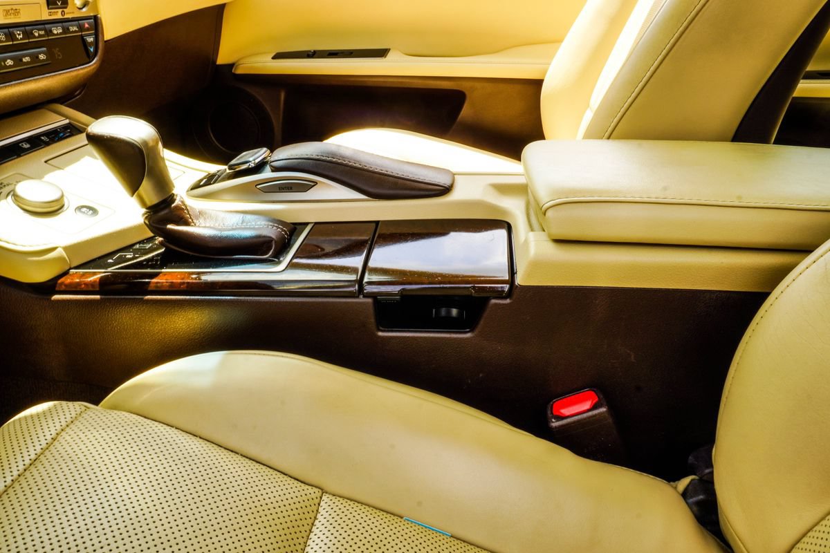 Used 2018 Lexus ES 350 w/ Ultra Luxury Package FWD image 20