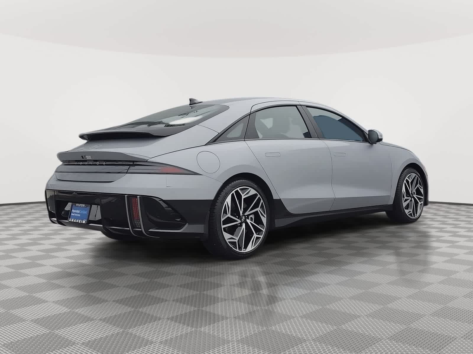 Used 2025 Hyundai Ioniq 6 SEL RWD image 7